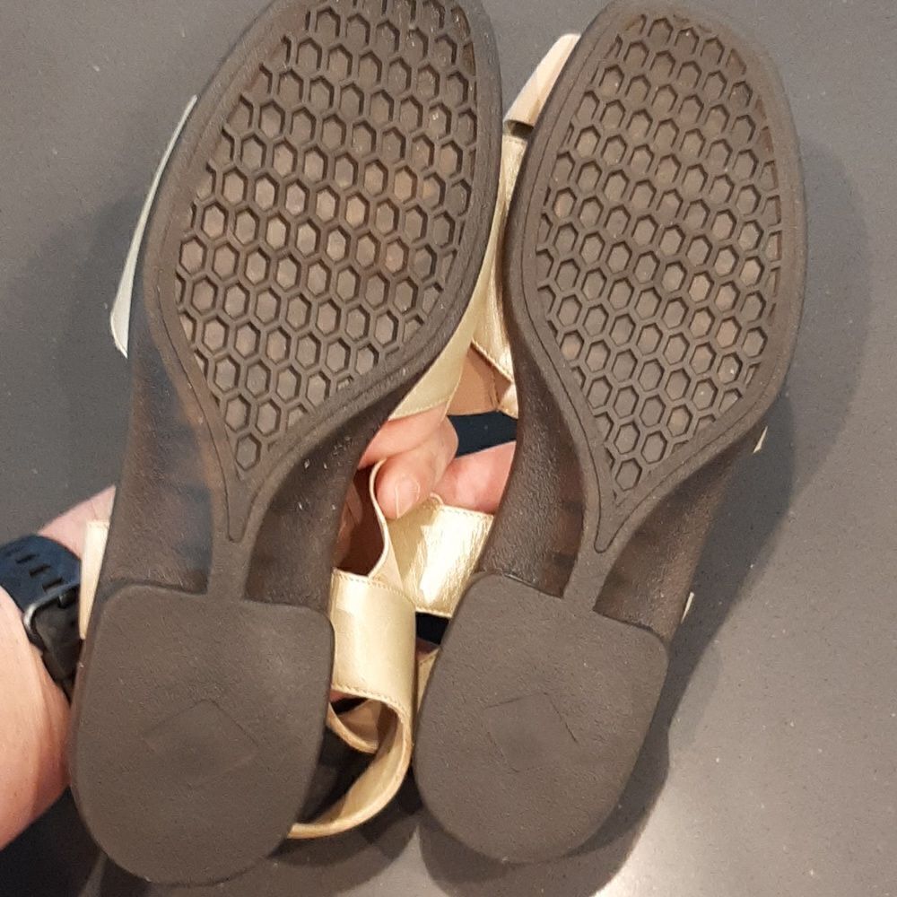 Airspree Shout 2 Cream Leather Sandals - Picture 8 of 8